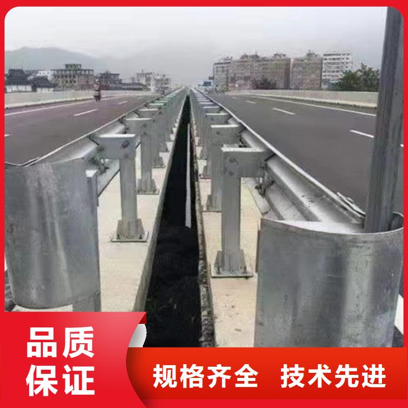 
高速公路护栏板常年批发